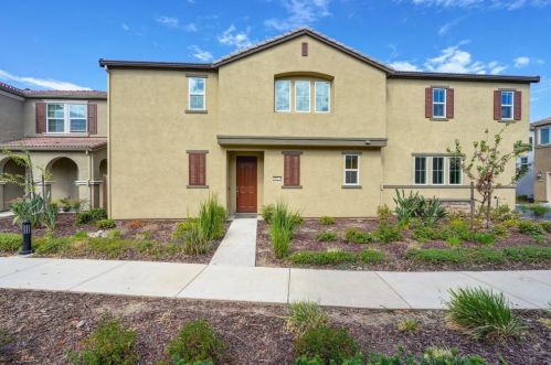 9917 Del Surf Ln, Elk Grove, CA 95757-2555