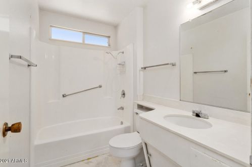 9902 Spruce Dr, Sun City AZ 85351-1958 exterior