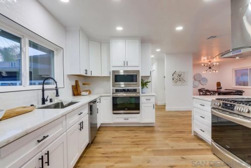 5057 September St, San Diego CA  92110-1222 exterior