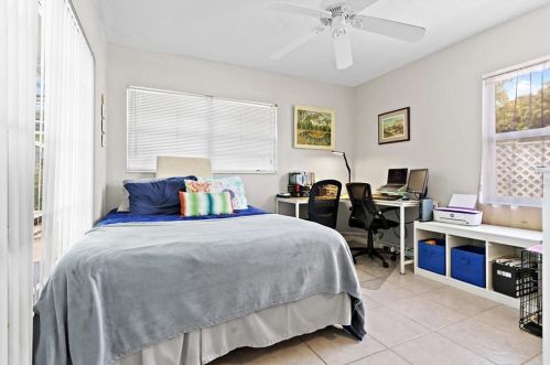 6534 18th Way, Saint Petersburg FL  33702-7146 exterior
