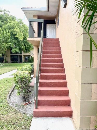 743 104th Ave, Hollywood, FL 33026-5989