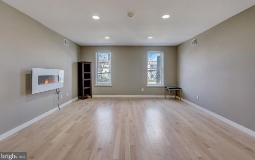 2417 Grays Ferry Ave, Philadelphia PA  19146-2450 exterior