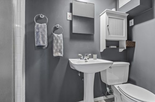 213 Northmont Dr, Verona PA  15147-2949 exterior