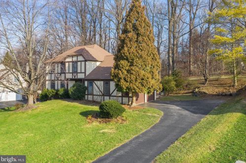1545 Valley Greene Rd, Paoli, PA 19301-1030