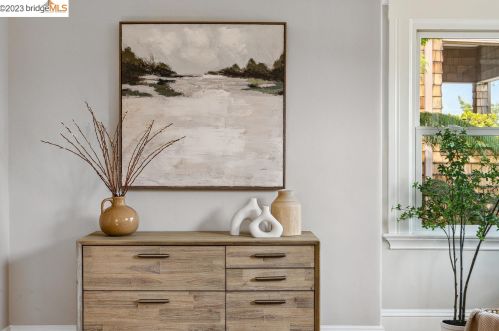 4143 Howe St, Oakland CA 94611-5117 exterior