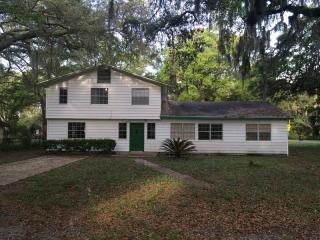 1967 Palm Dr, Fernandina, FL 32034-7837