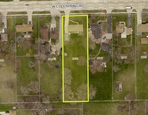2933 Coldspring Rd, Milwaukee, WI 53221-1815
