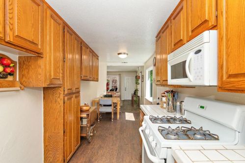 802 Big Bear Blvd, Big Bear City CA  92314-9669 exterior