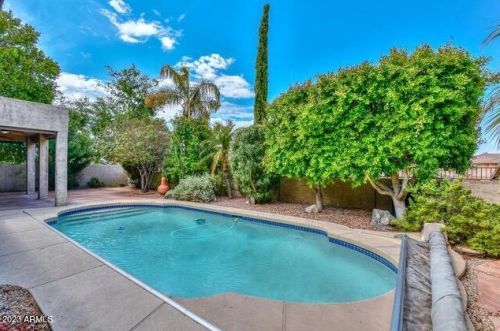 6517 Via Montoya Dr, Glendale, AZ 85310-4290