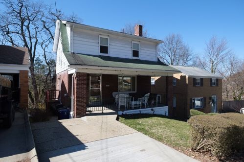 2228 Yale Dr, Pittsburgh, PA 15210-4156