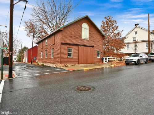 98 Warren St, Molino, PA 17961-1828