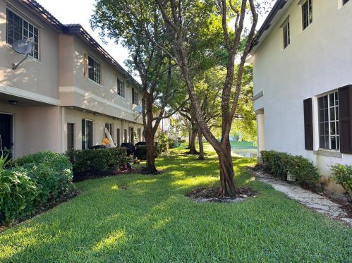 4199 Napoli Lake Dr, West Palm Beach FL  33410-7508 exterior