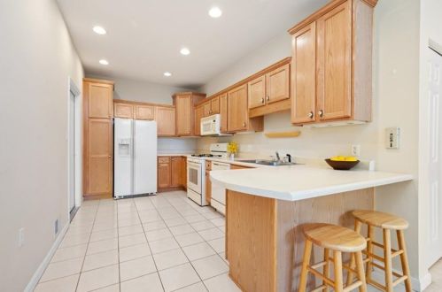 101 Canter Ln, Gibsonia, PA 15044-7810