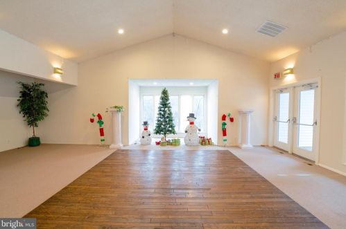 285-6 Chelsea Cir, Newtown Square PA  19073-2104 exterior