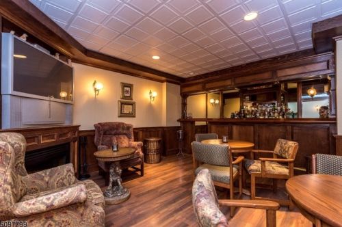 30 Surrey Ln, Flemington NJ  08822-1588 exterior