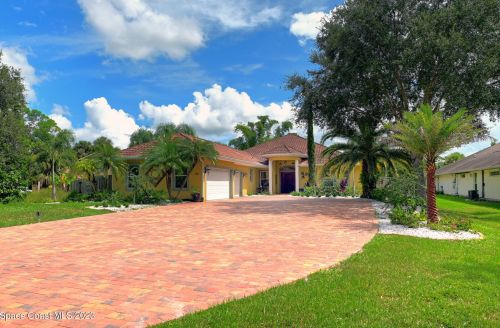 8666 95th Ave, Vero Beach, FL 32967-3428