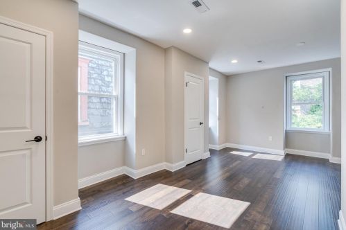 4425 Larchwood Ave, Philadelphia PA  19104-3915 exterior