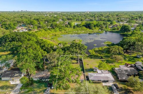 3706 Sutton Dr, Orlando FL  32810-2337 exterior