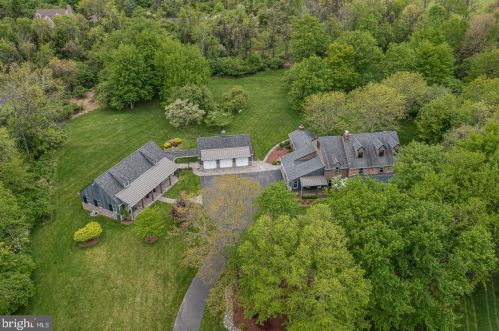 180 Aqueduct Rd, Washington Crossing, PA 18977-1326
