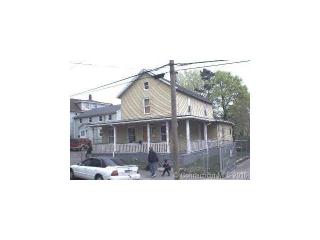 376 Walnut St, Waterbury CT  06704-3133 exterior