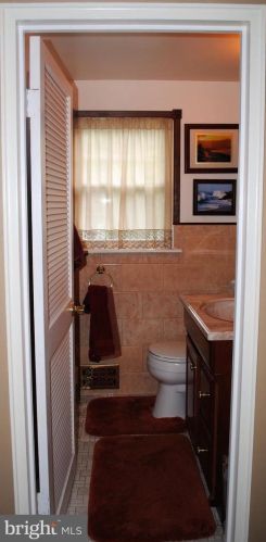 8201 Frst Hl Dr, Melrose Park PA  19027-1520 exterior