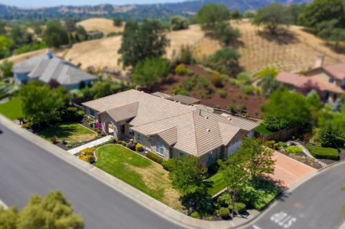 6070 Vine St, Vacaville CA  95688-8724 exterior