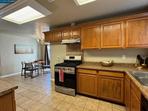 192 San Bernardino Ct, West Pittsburg, CA 94565-2923