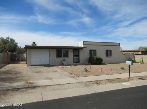 4656 Goldenrod Pl, Tucson, AZ 85730-4106