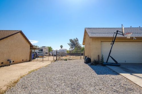 12791 Banyon Tree Ln, Victorville, CA 92392-9215