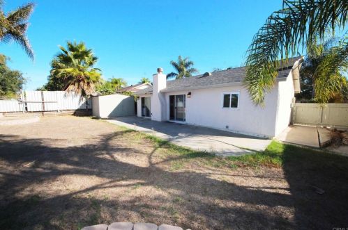 1110 Woodrail Dr, Vista CA  92083-3049 exterior