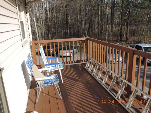 43 Stonegate Ln, Derry NH  03038-2566 exterior