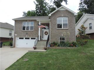 631 Hidden Valley Dr, Clarksville, TN 37040-5248