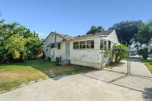 6139 Fidler Ave, Lakewood CA  90712-1256 exterior