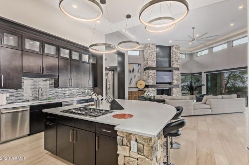 9710 Palisades Blvd, Scottsdale AZ 85268-2755 exterior