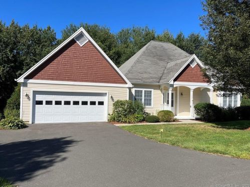 171 Thistle Pond Dr, Bloomfield, CT 06002-1661