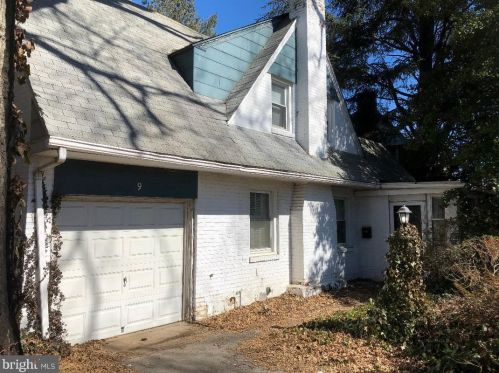 9 Salisbury Dr, Wilmington, DE 19809-3413