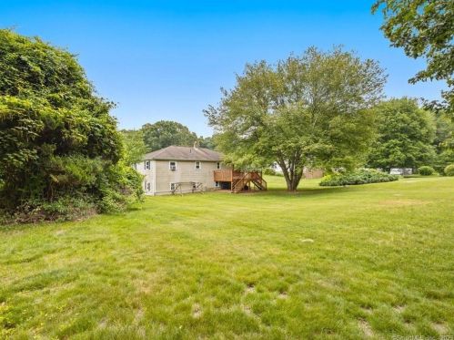 7 Lena Dr, Uncasville CT  exterior