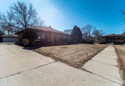 9009 Hope Ave, Milwaukee, WI 53222-1627