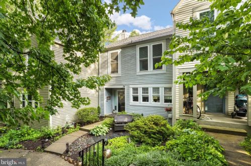 2090 Lake Audubon Ct, Herndon, VA 20191-4807