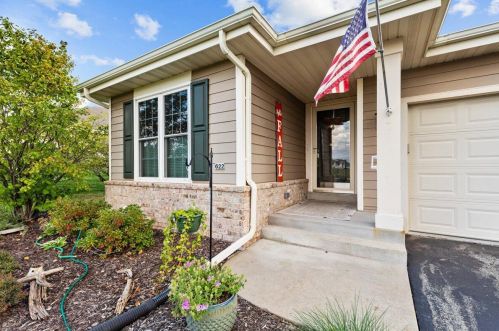 622 Belmont Dr, Watertown, WI 53094-7729