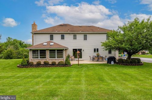 2 Raven Dr, Chadds Ford, PA 19317-9191