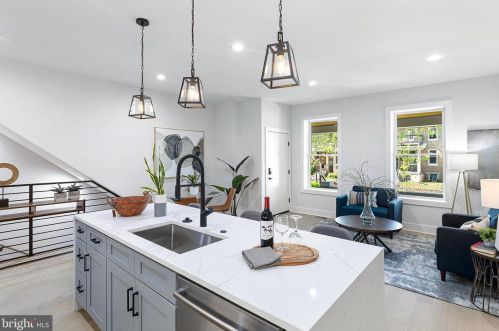 618 Quebec Pl, Washington, DC 20010-1609