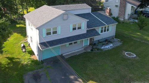 221 Woodland Ave, Bloomfield CT  06002-1357 exterior