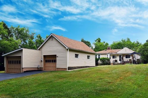 2808 Florence Dr, Gibsonia, PA 15044-8481