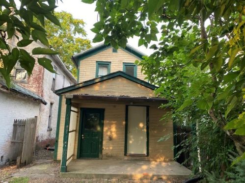 1313 3rd Ave, Beaver Falls, PA 15010-4243