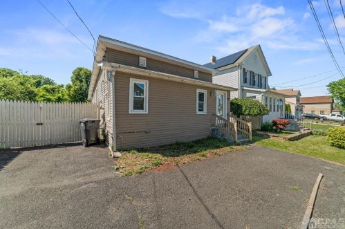 29 Columbus Ave, Cliffwood, NJ 07721-1306