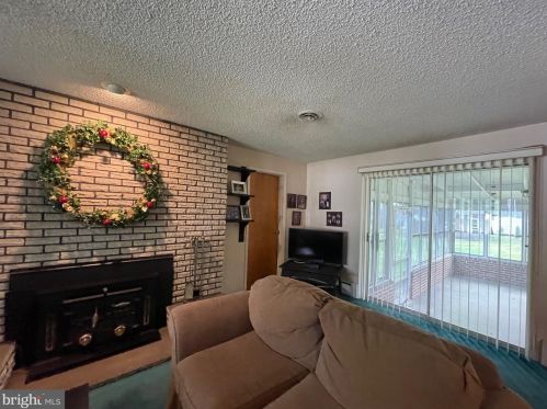 714 Pomona Rd, Riverton NJ 08077-4233 exterior