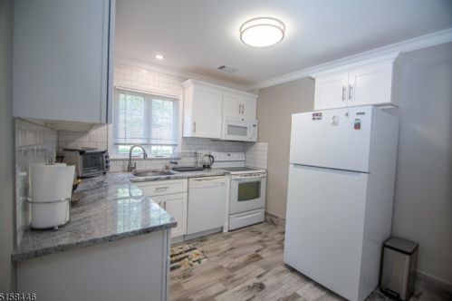 21 Briarwood Path, Clark NJ  07066-2006 exterior