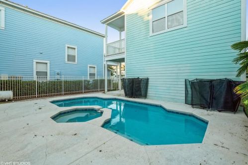 1427 Fairview Cir, Kissimmee FL 34747-6775 exterior