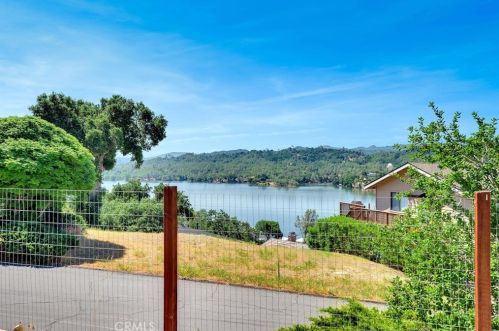 8121 Smith Point Rd, Lake Nacimiento CA  93426-9633 exterior